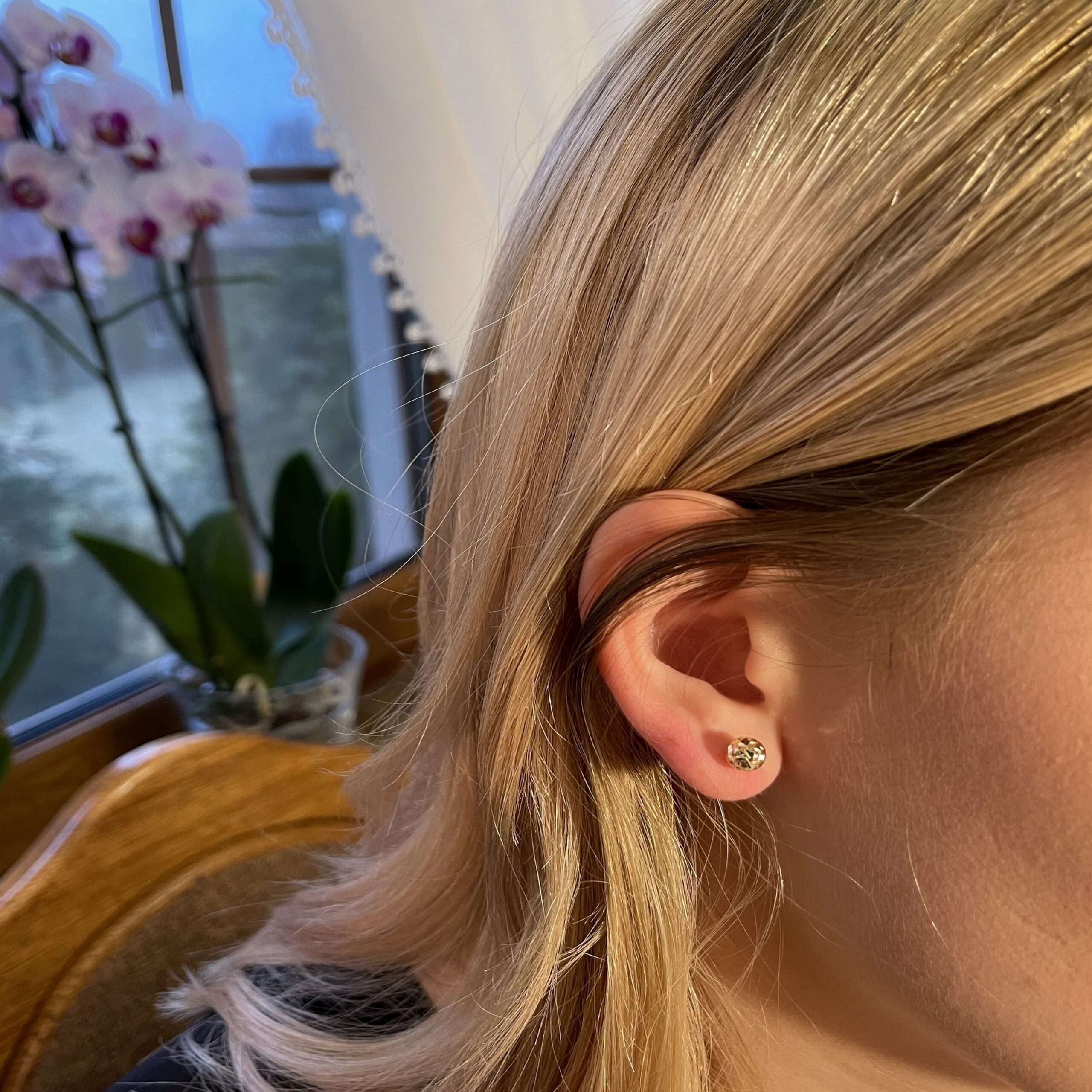 Złote Kolczyki Kule Grawerowane sztyft L złoto 585