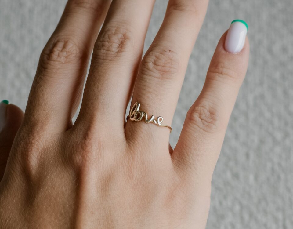 Złoty Pierścionek Love Znak Głębokiego Uczucia złoto pr 585