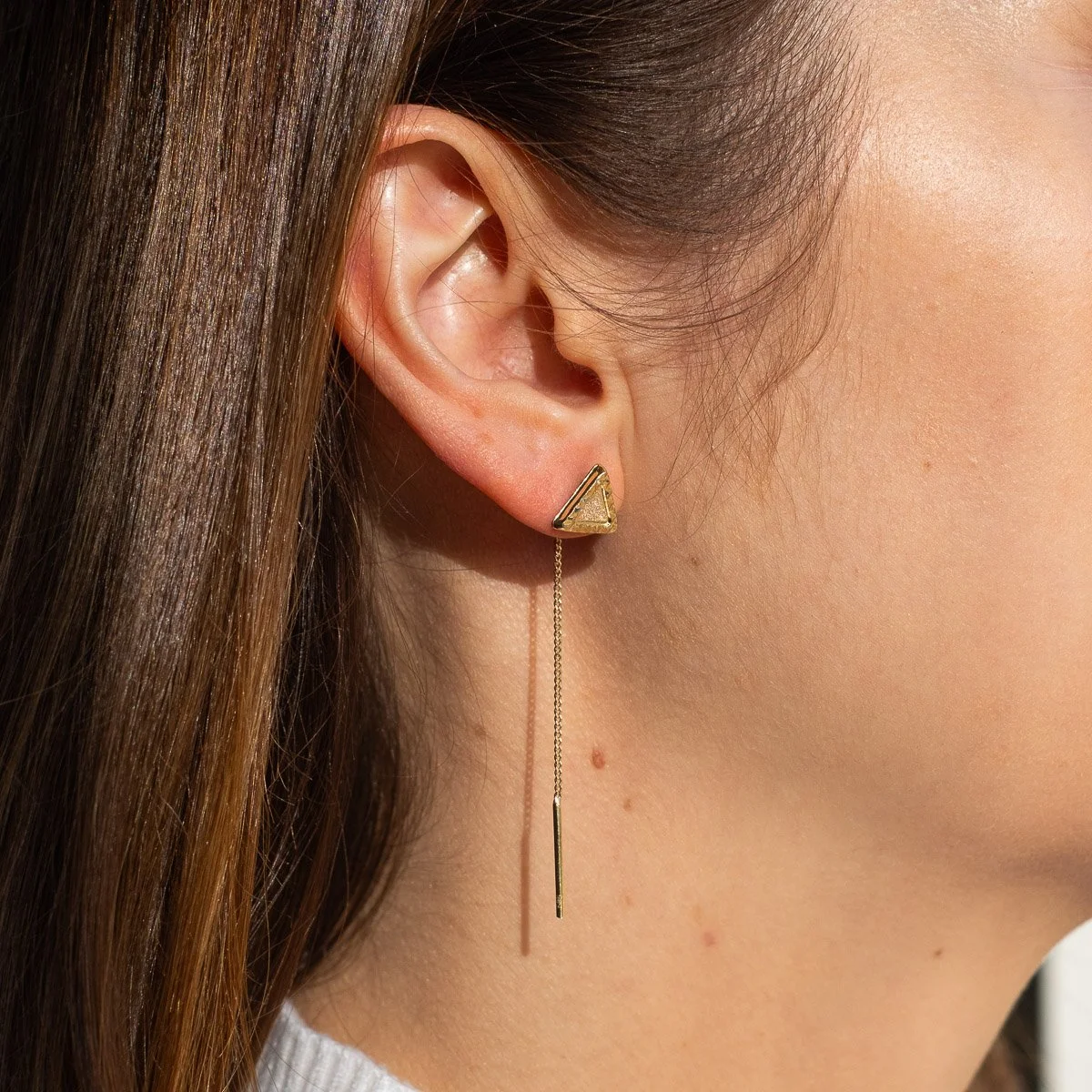 Złote Kolczyki przeciągane trójkąty diamentowane pr. 585 - obrazek 3