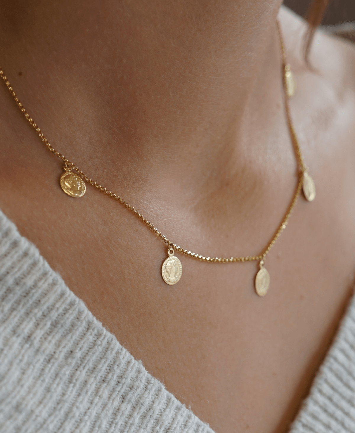 Złota celebrytka z monetami pr. 585